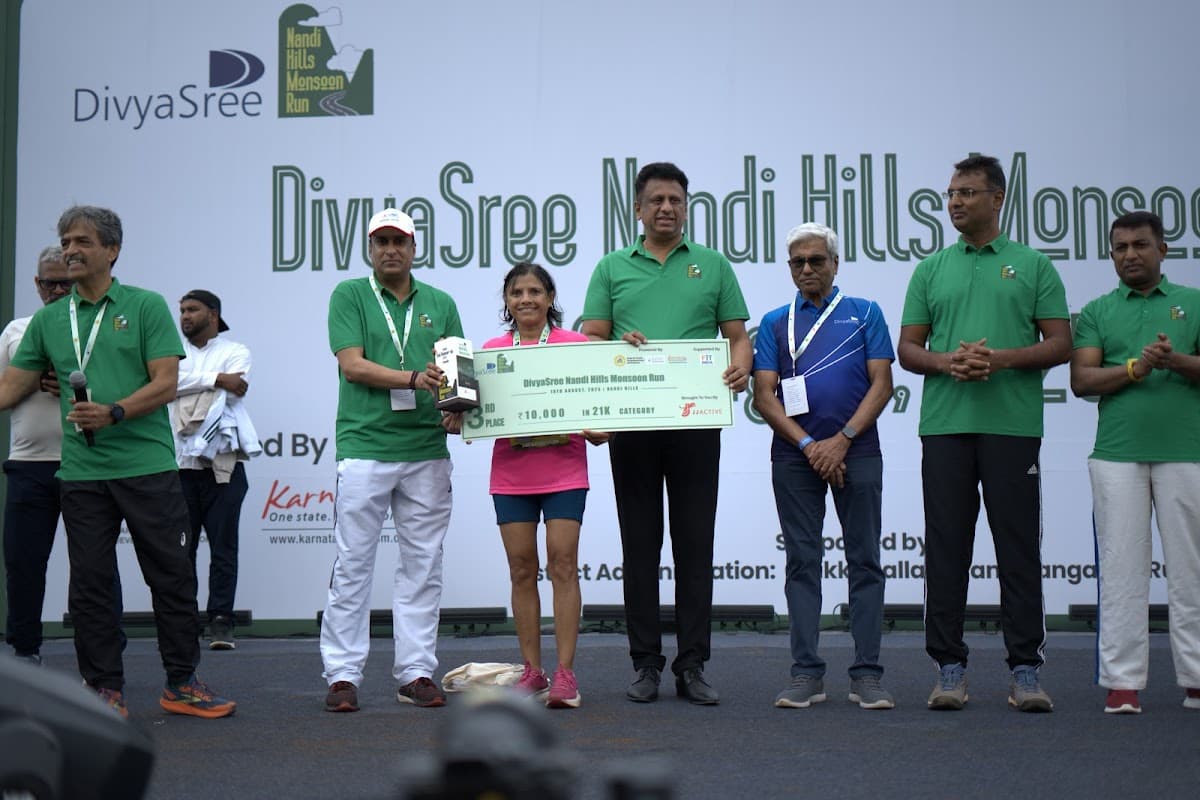 3rd place 21K winner prize ceremony